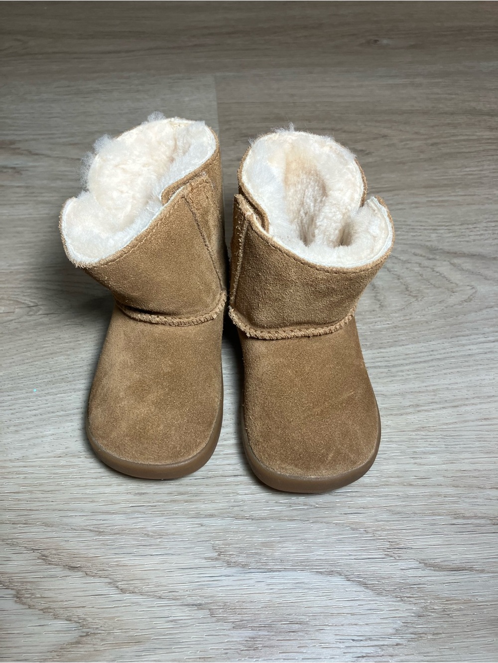 UGG Keelan boots size 4/5C